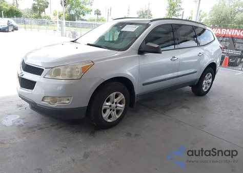 2011 Chevrolet Traverse Ls из США, поврежденный, VIN 1GNKRFED0BJ324356